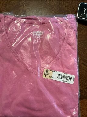 Orchid V-Neck Short Sleeve Tee - Women's